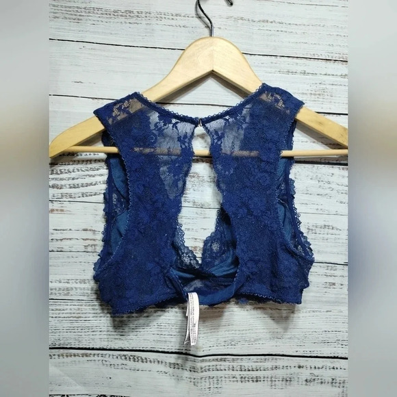 Victoria's Secret Dream Angels Blue Velvet Bralette size Medium Racerback Lace - Picture 7 of 9
